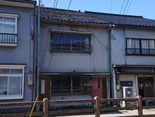 魚津市双葉町の共同住宅 サムネイル