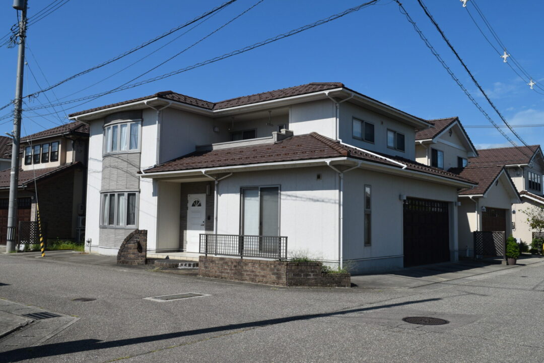 砺波市となみ町中古住宅写真
