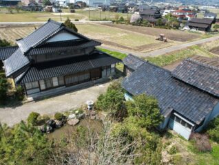 小矢部市藤森中古住宅 サムネイル