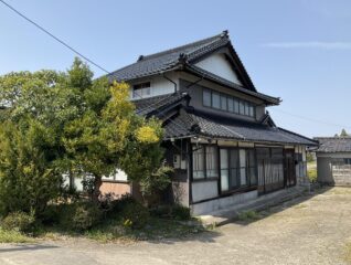 小矢部市藤森中古住宅 サムネイル