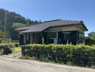 魚津市島尻中古住宅 サムネイル